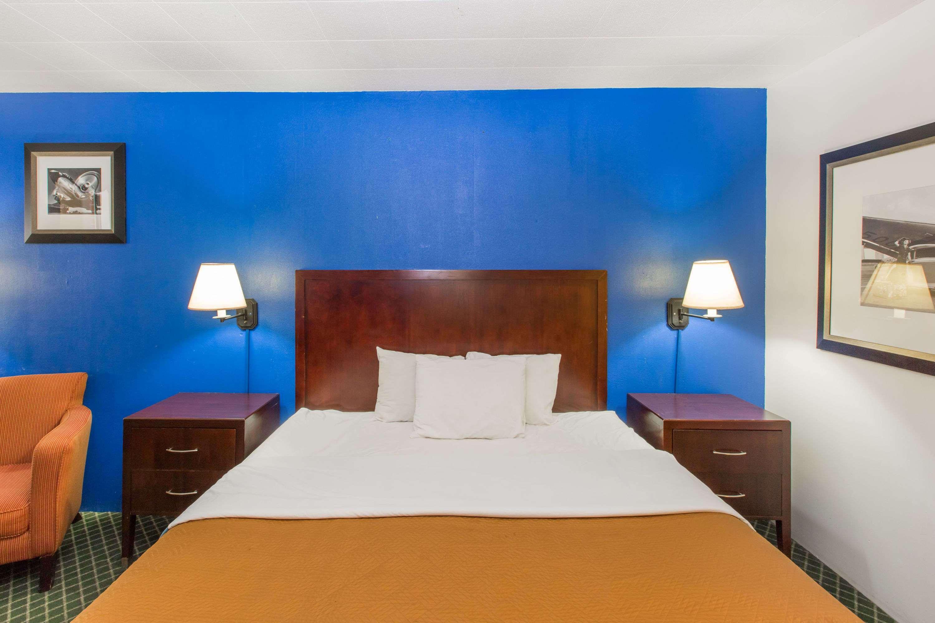 Travelodge By Wyndham Great Bend Eksteriør bilde
