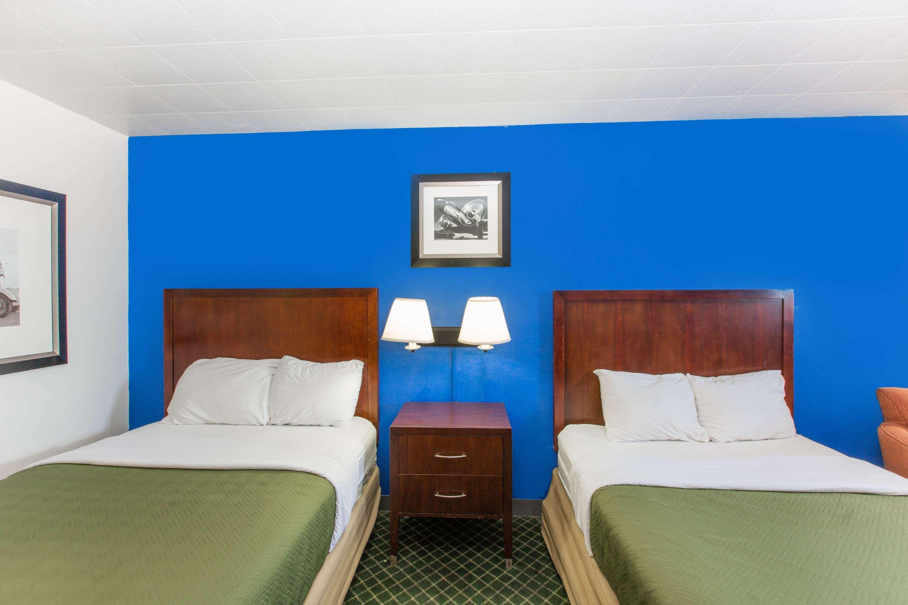 Travelodge By Wyndham Great Bend Eksteriør bilde