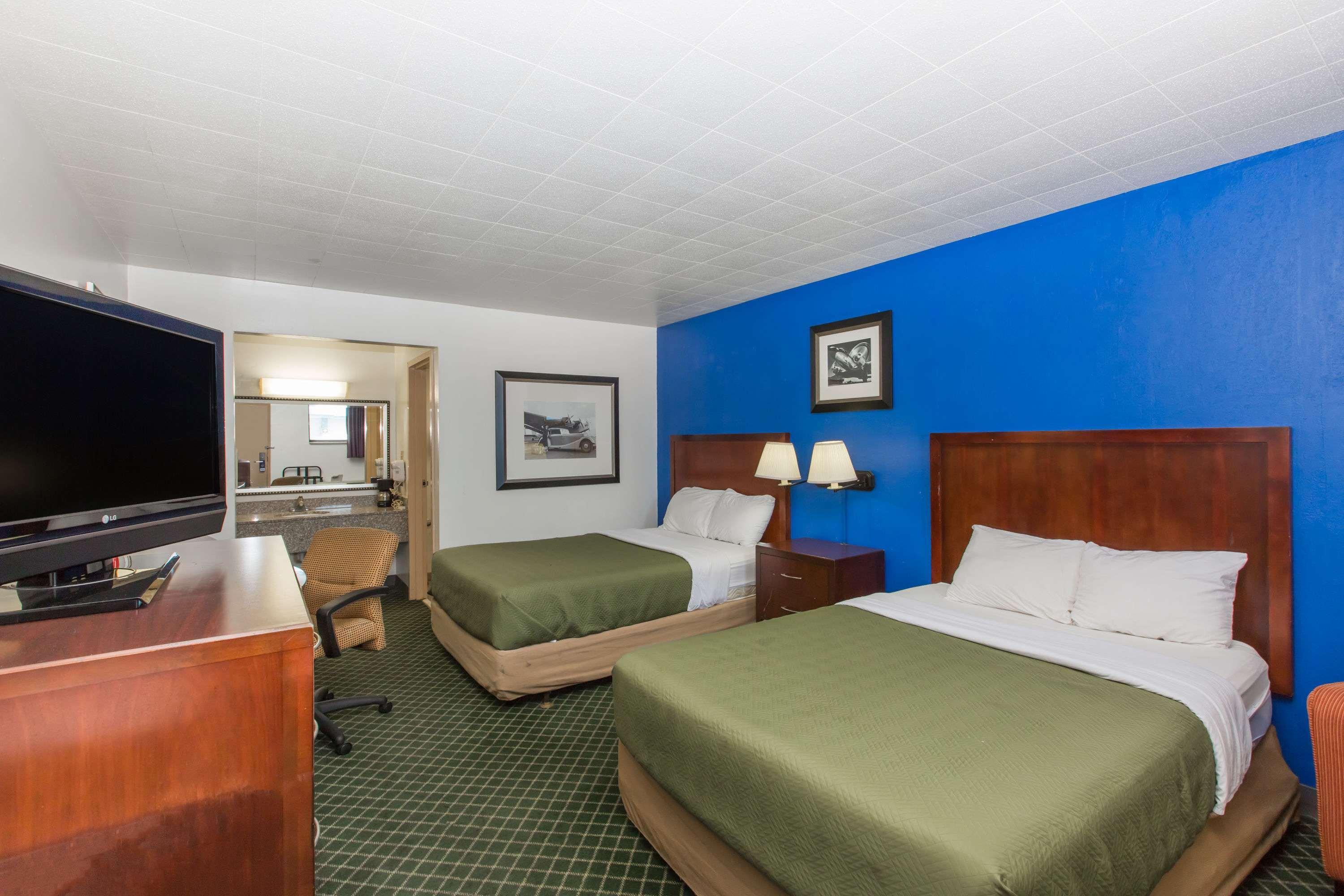 Travelodge By Wyndham Great Bend Eksteriør bilde