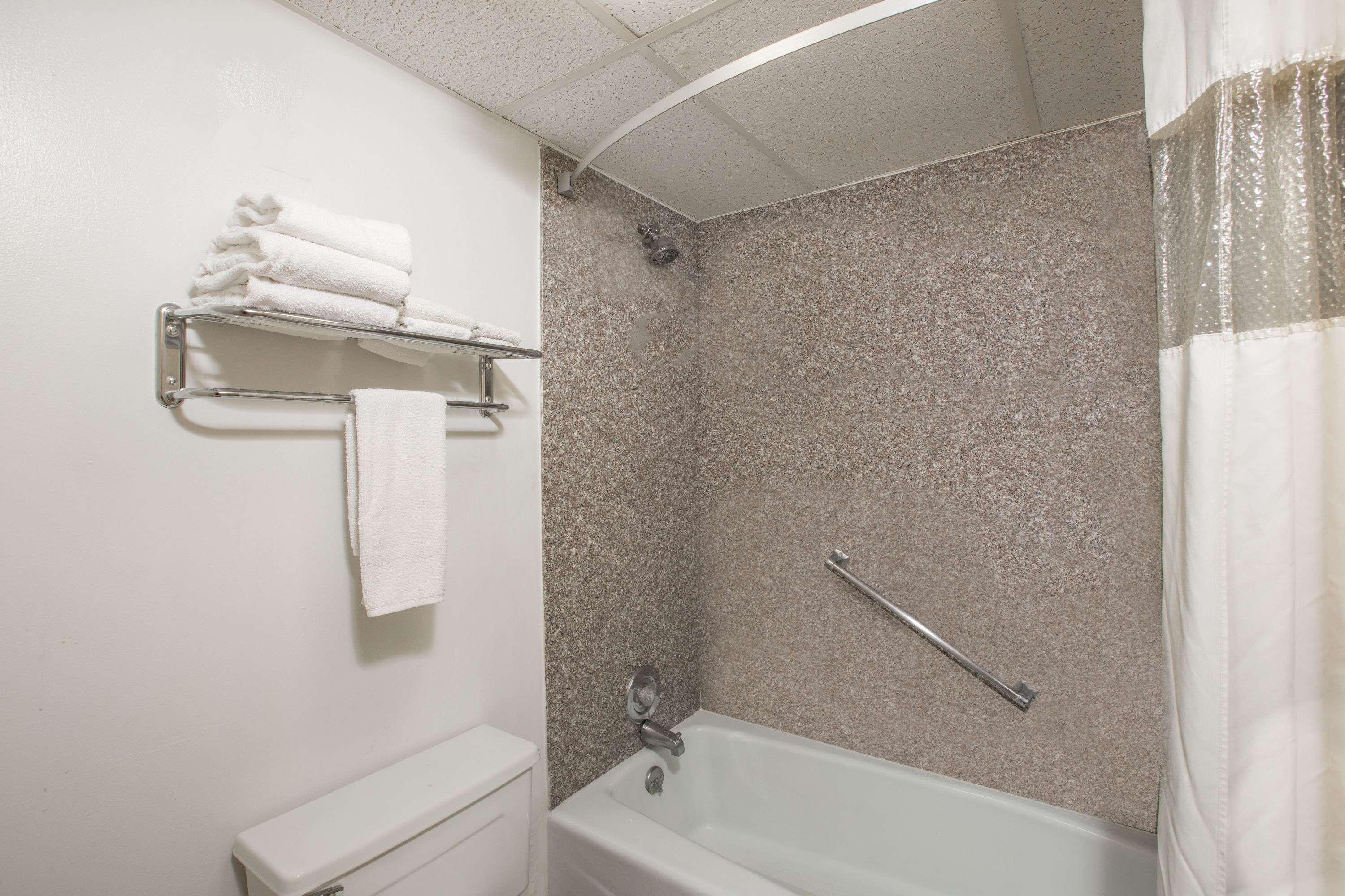 Travelodge By Wyndham Great Bend Eksteriør bilde