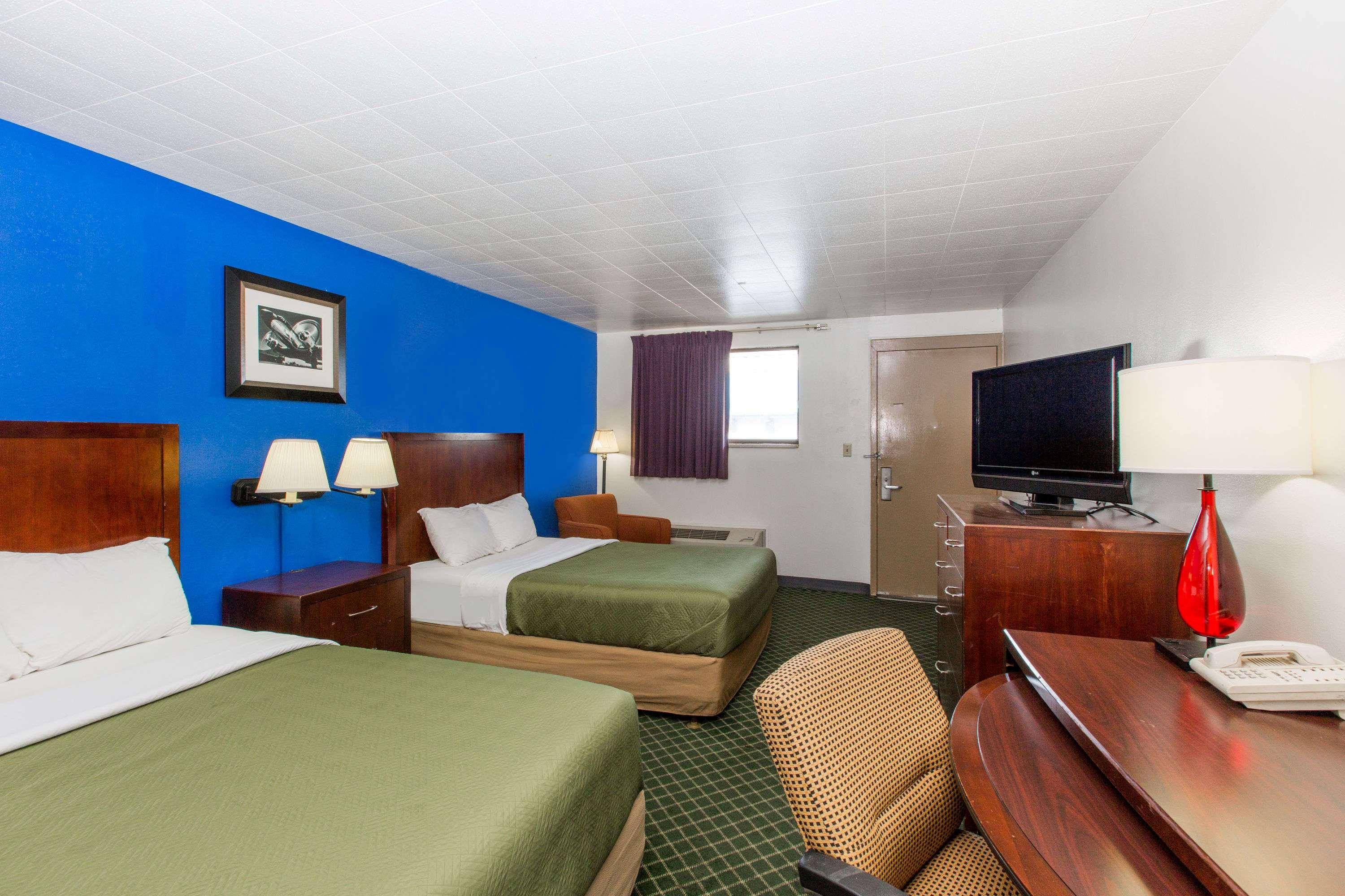 Travelodge By Wyndham Great Bend Eksteriør bilde
