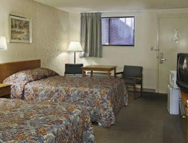 Travelodge By Wyndham Great Bend Eksteriør bilde